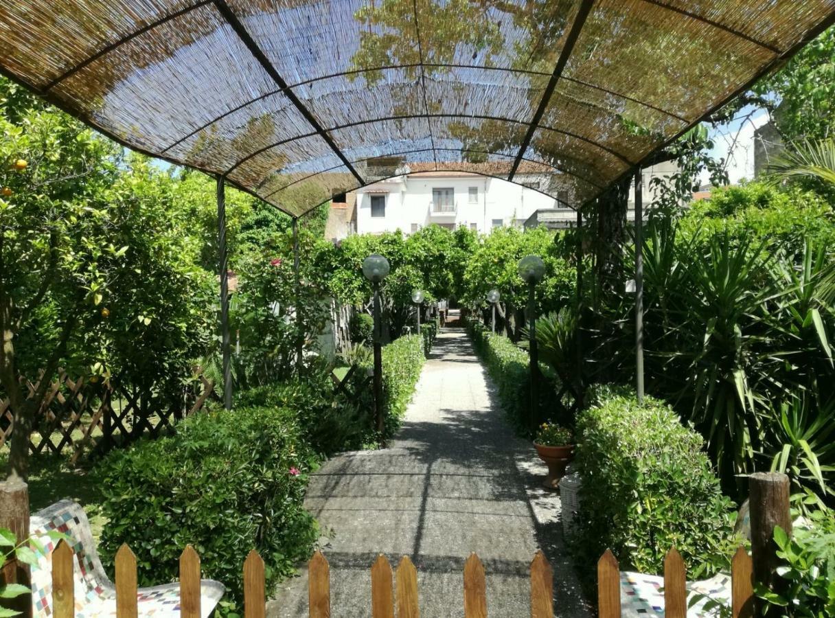 Residenza Caserta Sud - Appartamento Con Giardino Exterior foto